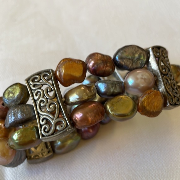 Multicolor pearl stretched three row bracelet - Picture 4 of 6